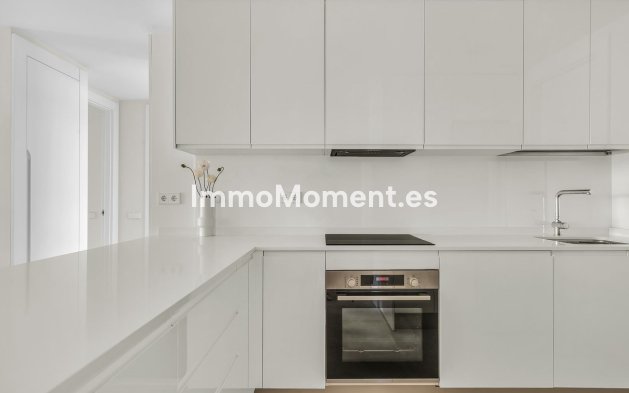 Revente - Appartement - Estepona  - Estepona Centro