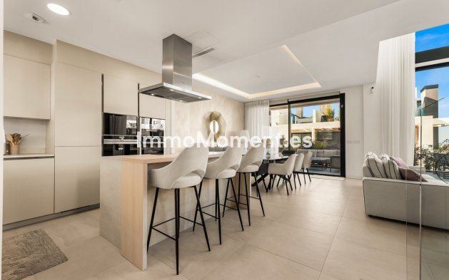 Resale - Detached villa - Marbella - Río Real