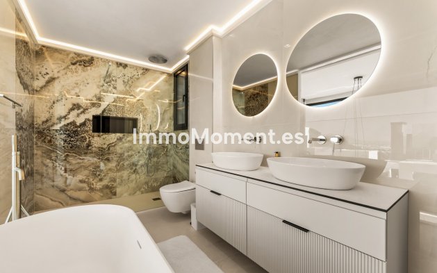 Resale - Detached villa - Marbella - Río Real