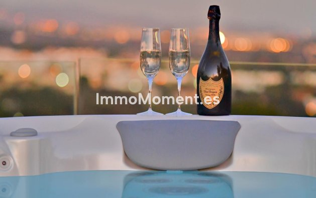 Resale - Detached villa - Marbella - Nueva Andalucía