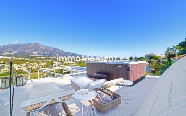 Resale - Detached villa - Marbella - Nueva Andalucía