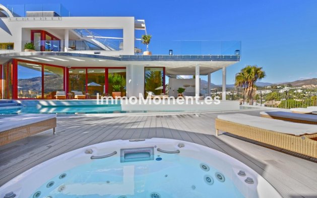 Resale - Detached villa - Marbella - Nueva Andalucía