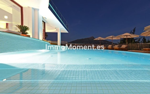 Resale - Detached villa - Marbella - Nueva Andalucía