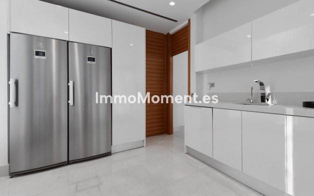 Resale - Detached villa - Marbella - Nueva Andalucía