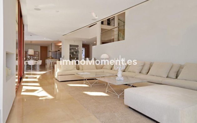 Resale - Detached villa - Marbella - Nueva Andalucía