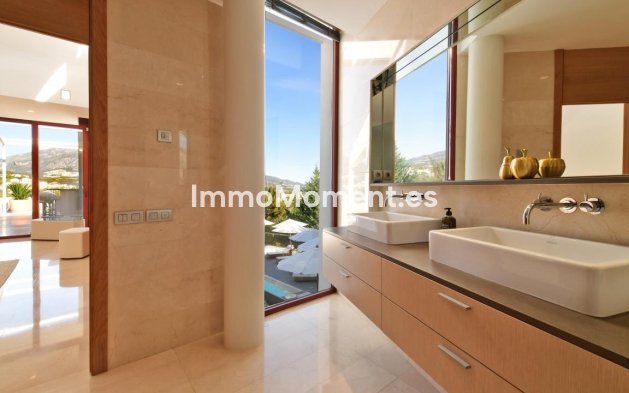 Resale - Detached villa - Marbella - Nueva Andalucía