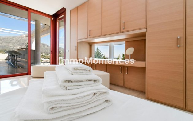 Resale - Detached villa - Marbella - Nueva Andalucía
