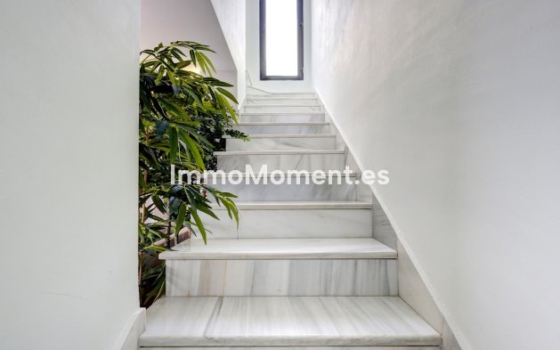 Resale - Apartment - Sotogrande - Sotogrande Costa