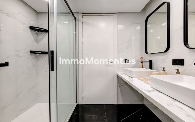 Resale - Apartment - Sotogrande - Sotogrande Costa
