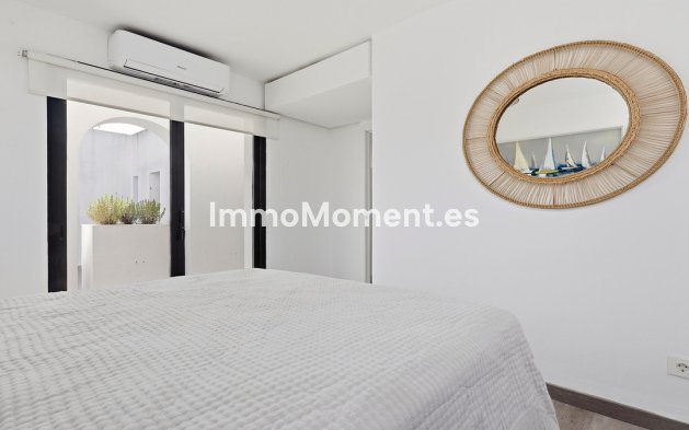 Resale - Apartment - Sotogrande - Sotogrande Costa