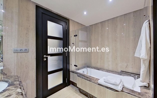Resale - Apartment - Marbella - Los Monteros
