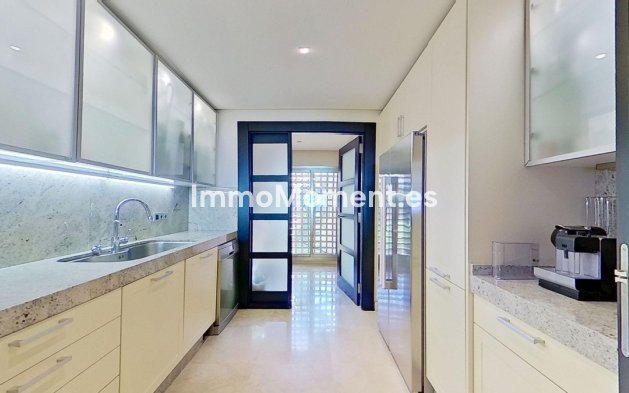 Resale - Apartment - Marbella - Los Monteros