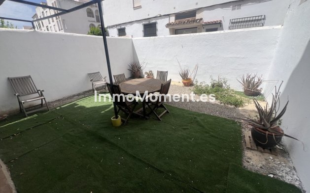 Resale - Detached villa - Estepona - Estepona Centro