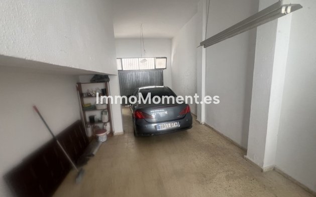 Resale - Detached villa - Estepona - Estepona Centro