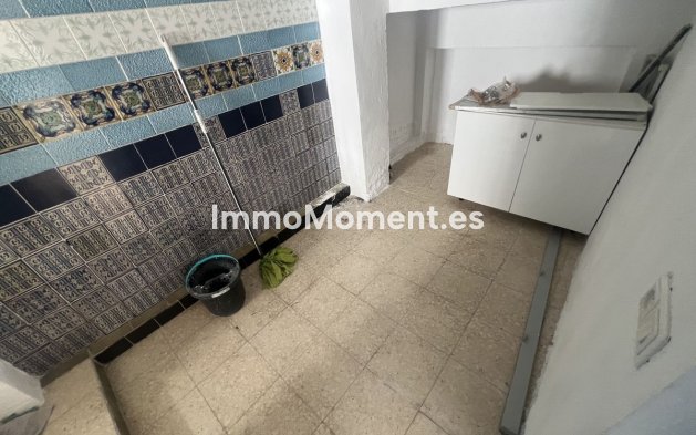 Resale - Detached villa - Estepona - Estepona Centro