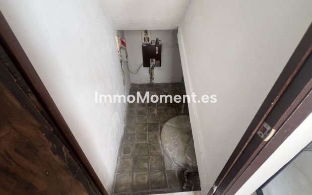 Resale - Detached villa - Estepona - Estepona Centro