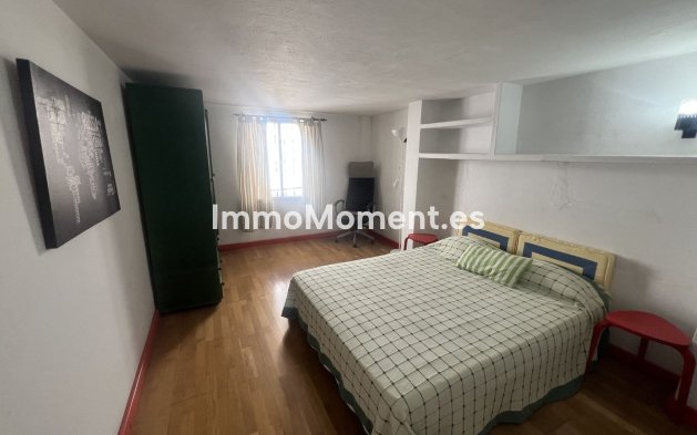 Resale - Detached villa - Estepona - Estepona Centro