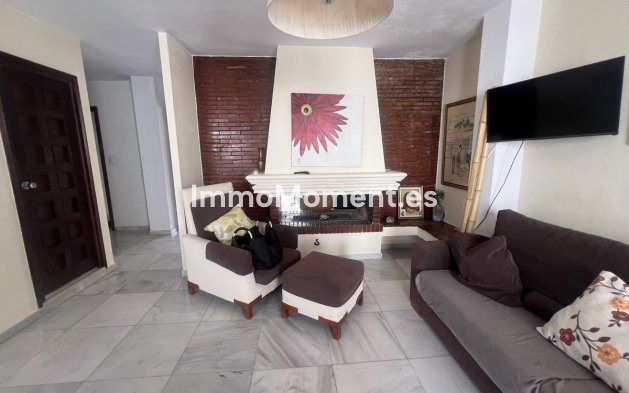 Resale - Detached villa - Estepona - Estepona Centro