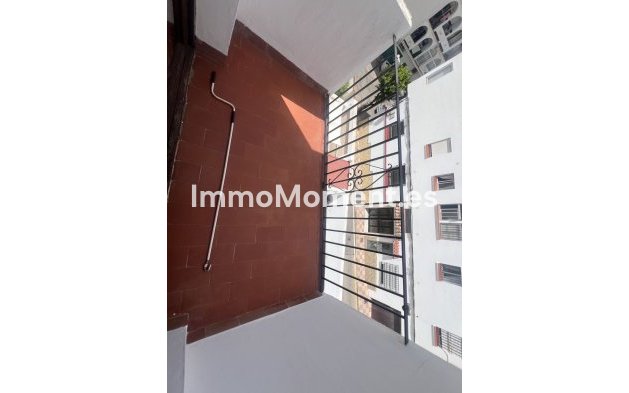 Resale - Detached villa - Estepona - Estepona Centro