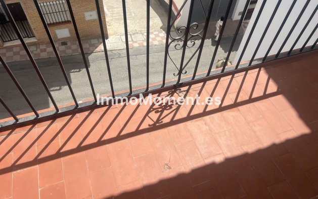Resale - Detached villa - Estepona - Estepona Centro