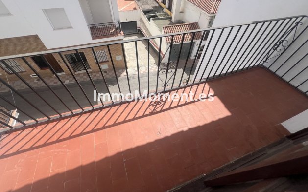 Resale - Detached villa - Estepona - Estepona Centro