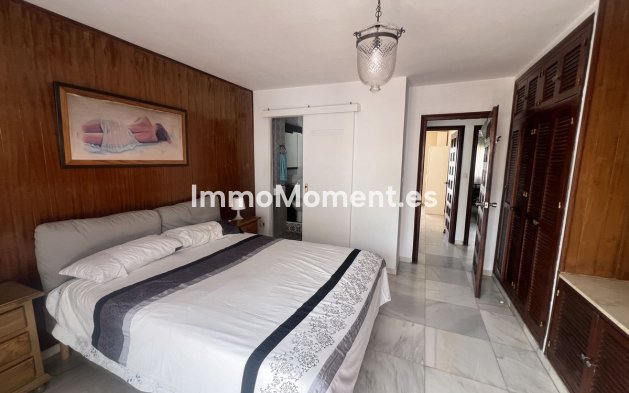 Resale - Detached villa - Estepona - Estepona Centro