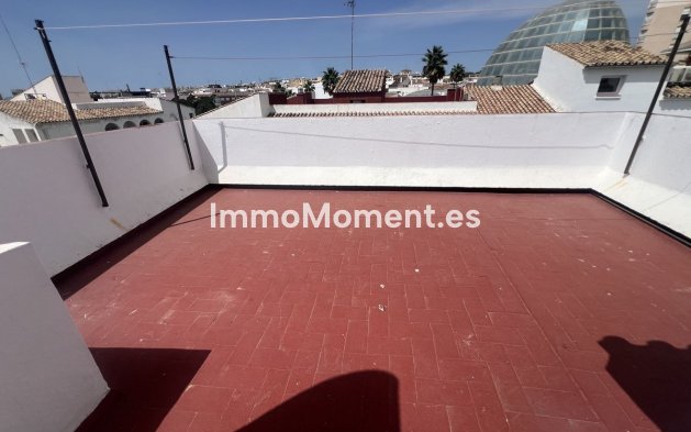 Resale - Detached villa - Estepona - Estepona Centro