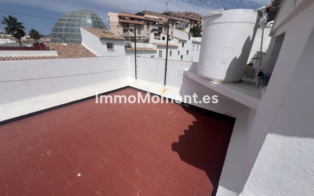 Resale - Detached villa - Estepona - Estepona Centro