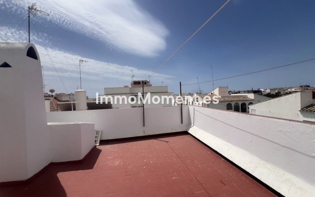 Resale - Detached villa - Estepona - Estepona Centro