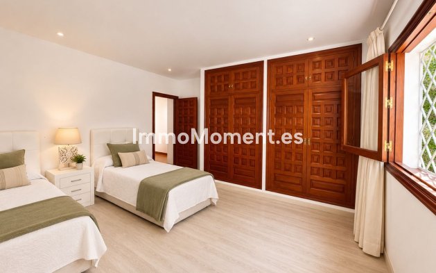 Resale - Detached villa - Marbella - Río Real