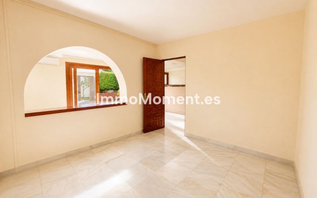 Resale - Detached villa - Marbella - Río Real