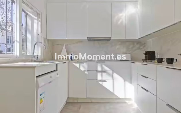 Wiederverkauf - Freistehende Villa - Marbella - Elviria