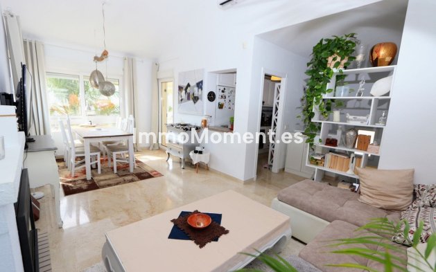 Wiederverkauf - Freistehende Villa - Orihuela - Villamartín