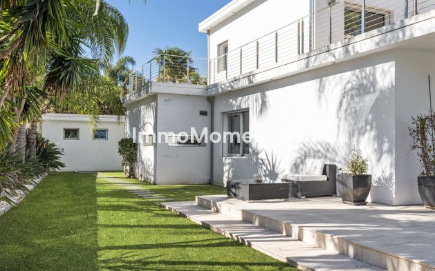 Resale - Detached villa - Marbella - Nueva Andalucía