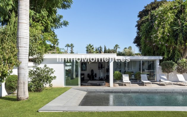 Resale - Detached villa - Marbella - Nueva Andalucía