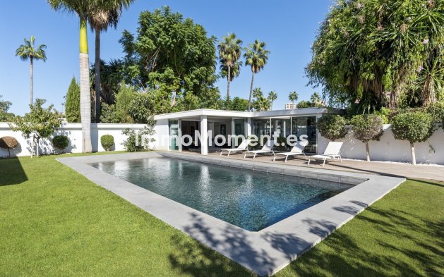 Resale - Detached villa - Marbella - Nueva Andalucía