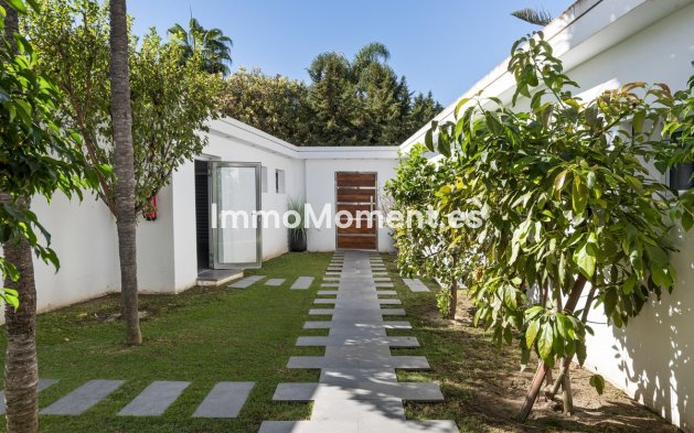 Resale - Detached villa - Marbella - Nueva Andalucía