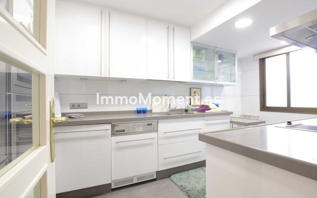 Revente - Appartement - Marbella - Nueva Andalucía