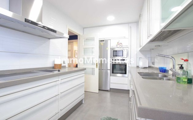 Revente - Appartement - Marbella - Nueva Andalucía