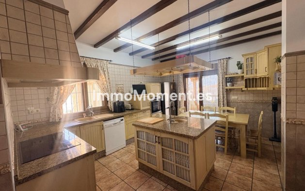 Bestaande woning - Vrijstaande villa - Manilva