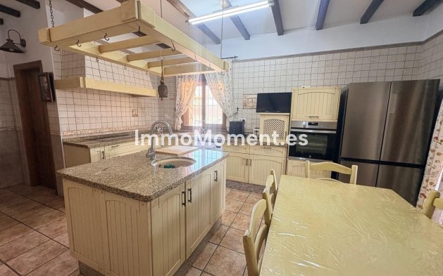Bestaande woning - Vrijstaande villa - Manilva