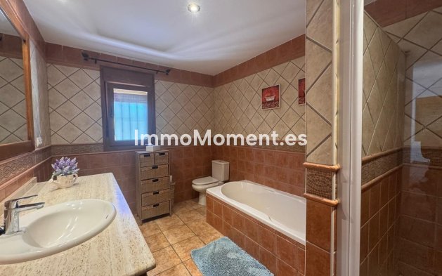Bestaande woning - Vrijstaande villa - Manilva