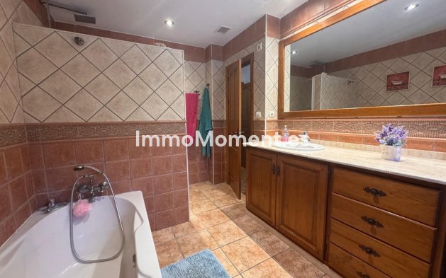 Bestaande woning - Vrijstaande villa - Manilva