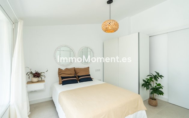 Reventa - Villa independiente - Estepona  - Estepona Centro