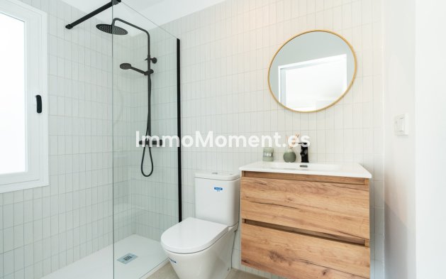 Reventa - Villa independiente - Estepona  - Estepona Centro