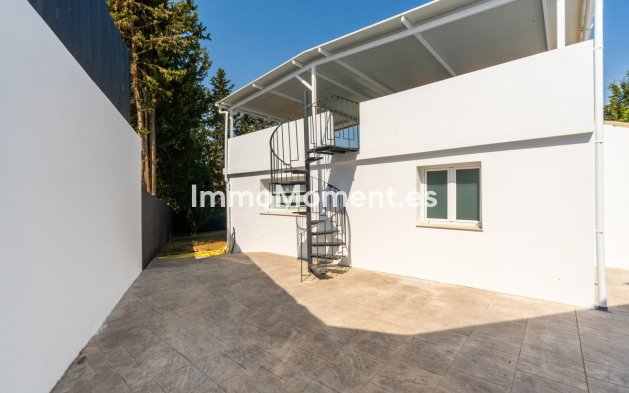 Reventa - Villa independiente - Estepona  - Estepona Centro