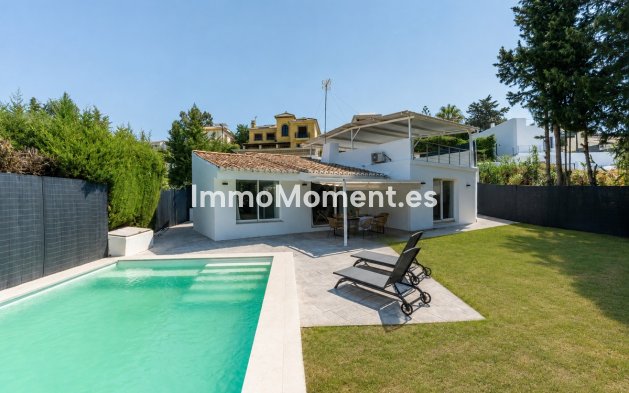 Reventa - Villa independiente - Estepona  - Estepona Centro