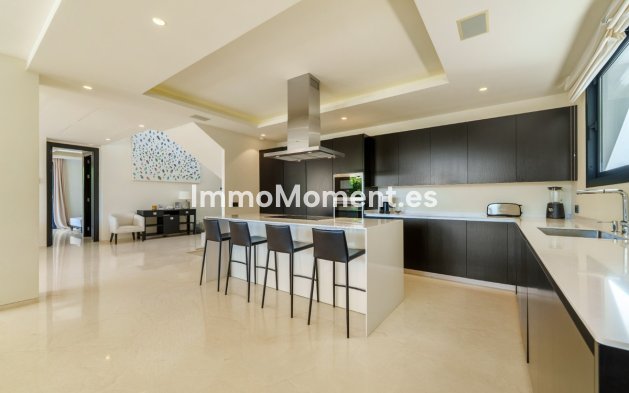 Resale - Detached villa - Marbella - Nueva Andalucía