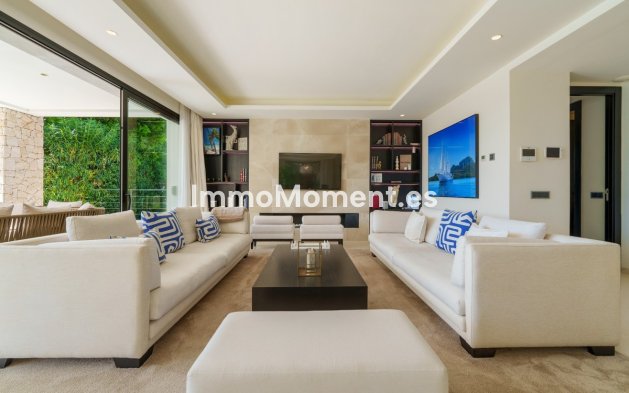 Resale - Detached villa - Marbella - Nueva Andalucía