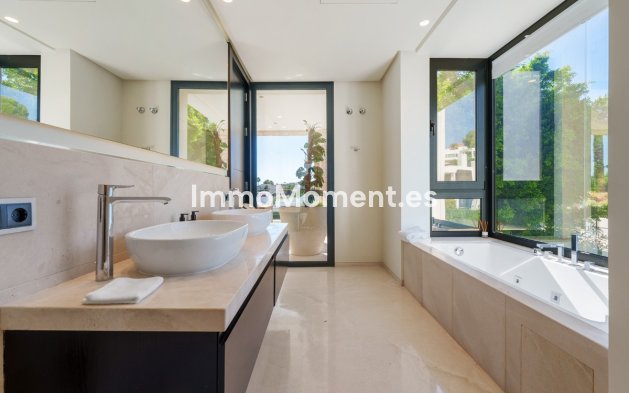 Resale - Detached villa - Marbella - Nueva Andalucía